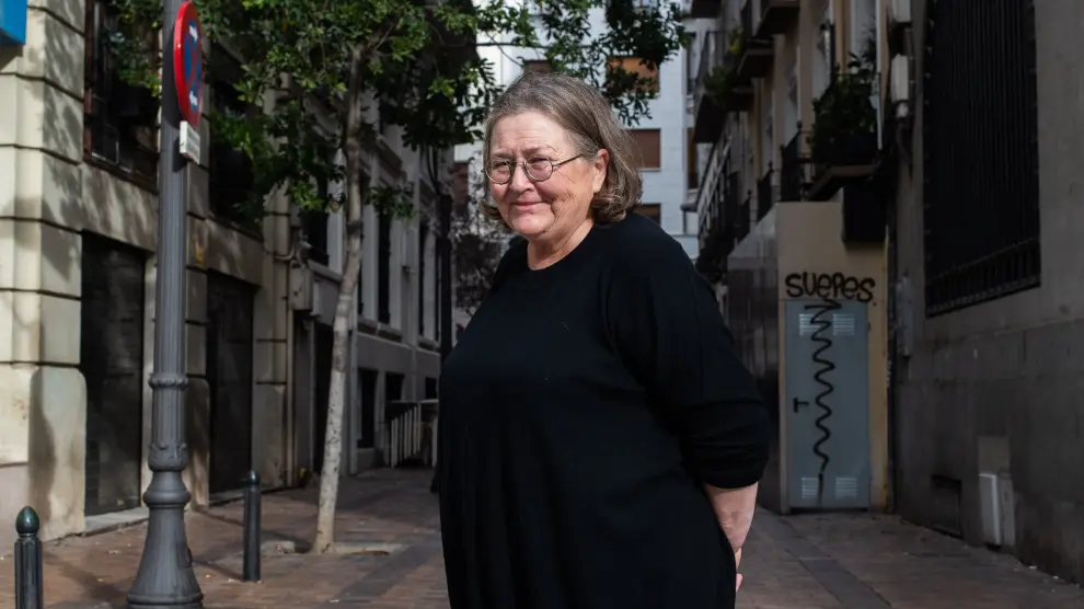 Teresa Salcedo, tras diez años en Madrid, se instala en Zaragoza para continuar y culminar su obra.