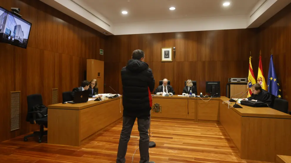 El acusado, durante el inicio del juicio celebrado este martes en la Audiencia Provincial de Zaragoza.