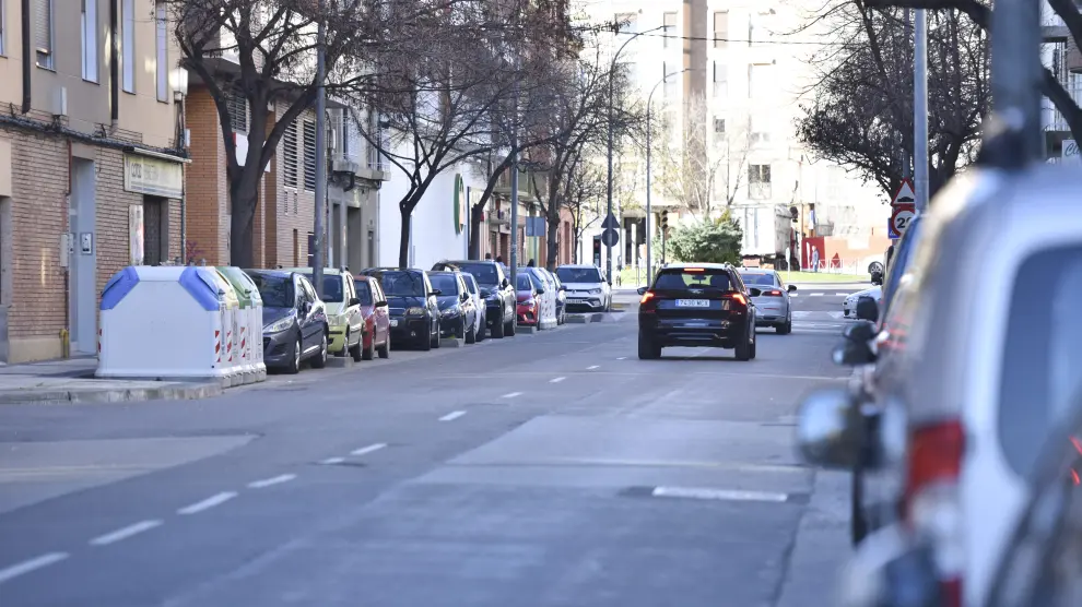 La avenida de Monegros es una de las calles donde el Ayuntamiento de Huesca quiere llevar la zona azul.