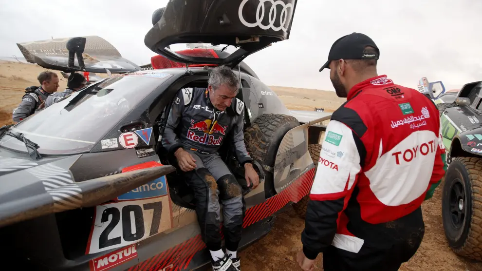 El piloto español Carlos Sainz en una etapa del Dakar