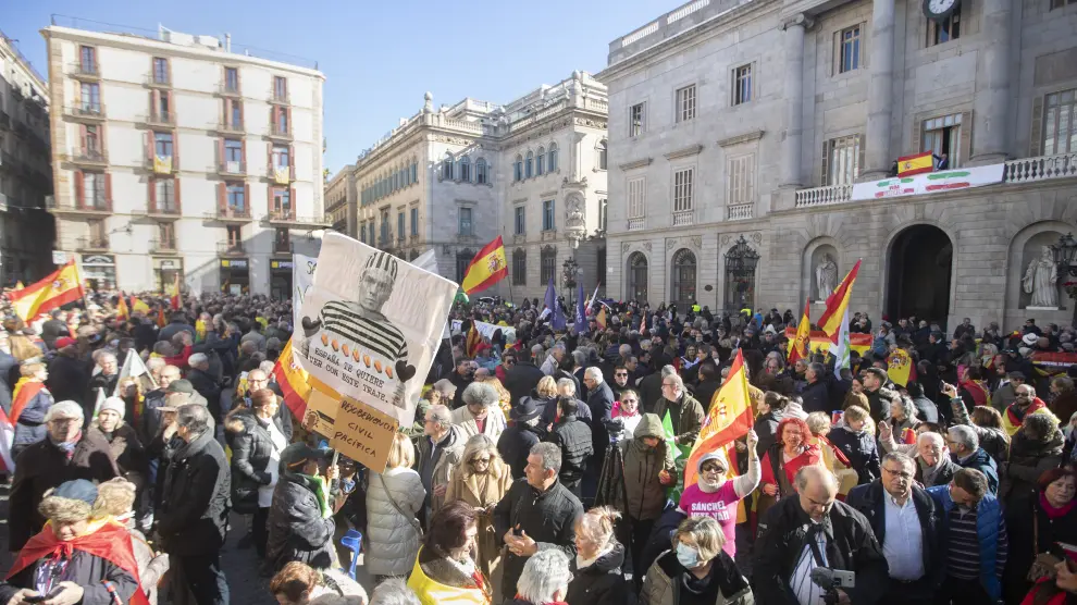 Concentración en Barcelona contra los pactos de Sánchez con independentistas
