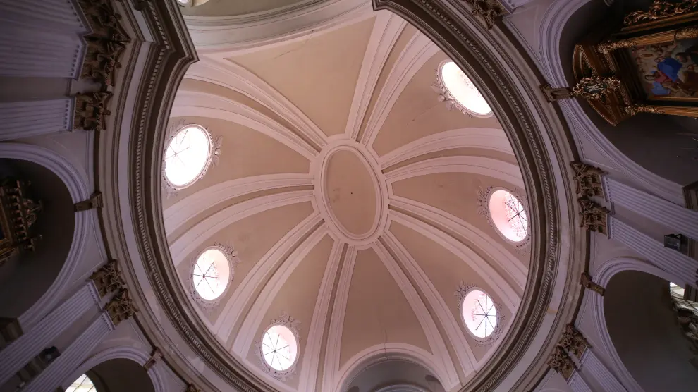 Vista interior de la cúpula oval de la iglesia de Urrea de Gaén.