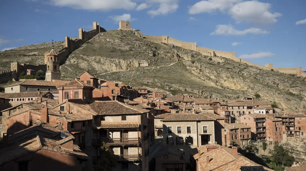Estampa turística de Albarracín.