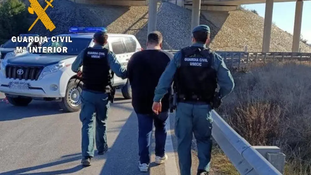 La Guardia Civil detuvo a hombre por tráfico de drogas en un control cerca de Siétamo.