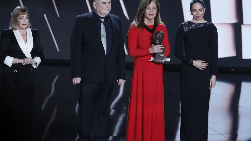 La familia de Carlos Saura recoge el Goya de Honor al cineasta aragonés.