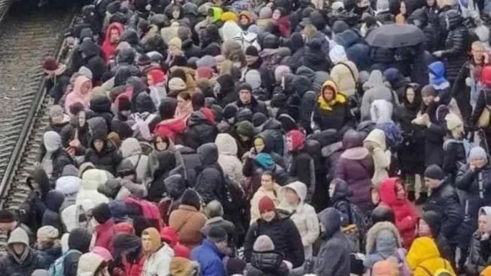 Ucrania, salida masiva de ciudadanos en la estación de Leópolis, en marzo de 2022.