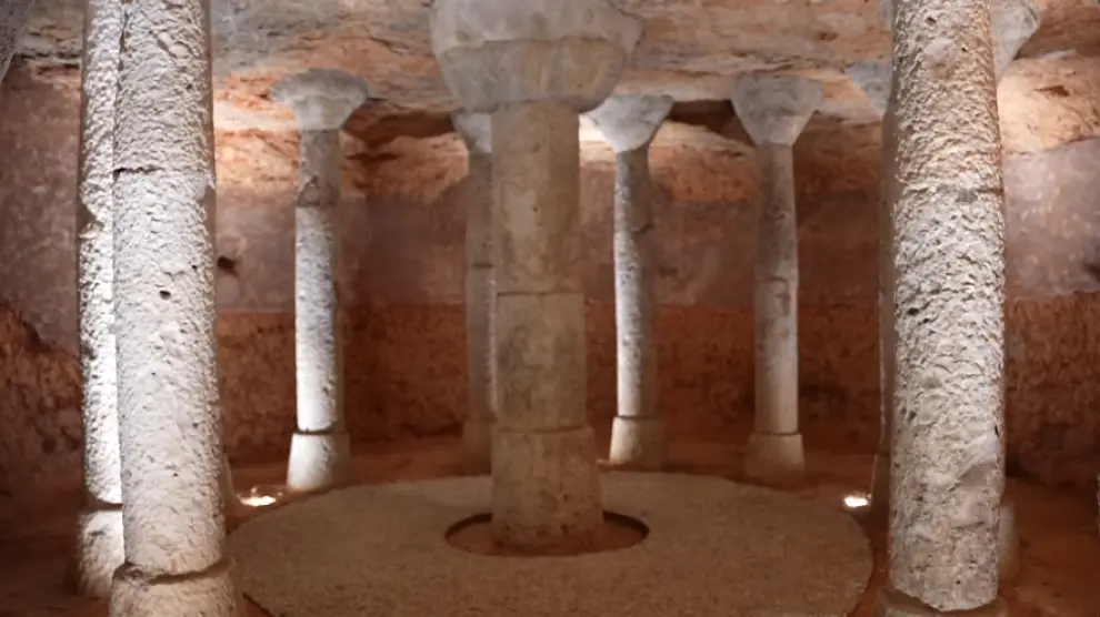 Interior de la Cueva de la Yedra
