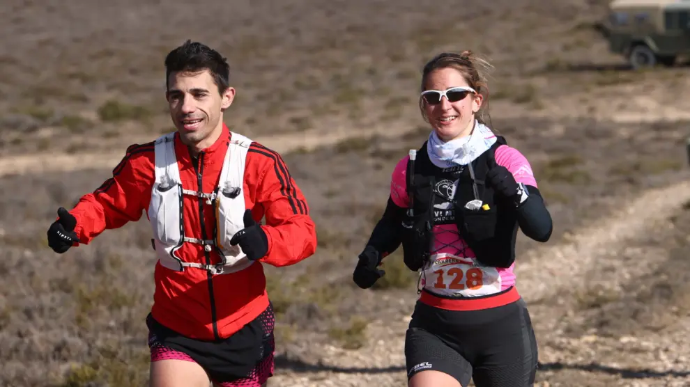 Participantes en la carrera del Ebro, este sábado por la mañana en Zaragoza.