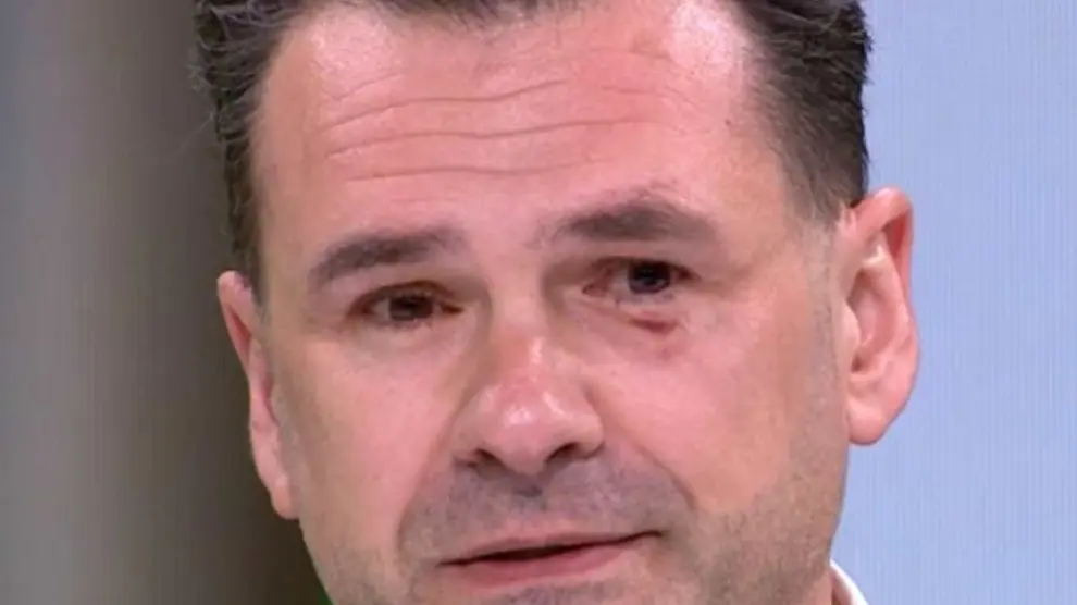 El presentador Iñaki López con desprendimiento de retina.