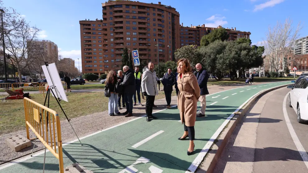 La concejala de Movilidad, Natalia Chueca, este viernes en la visita a las obras del nuevo carril bici de Pedro III.