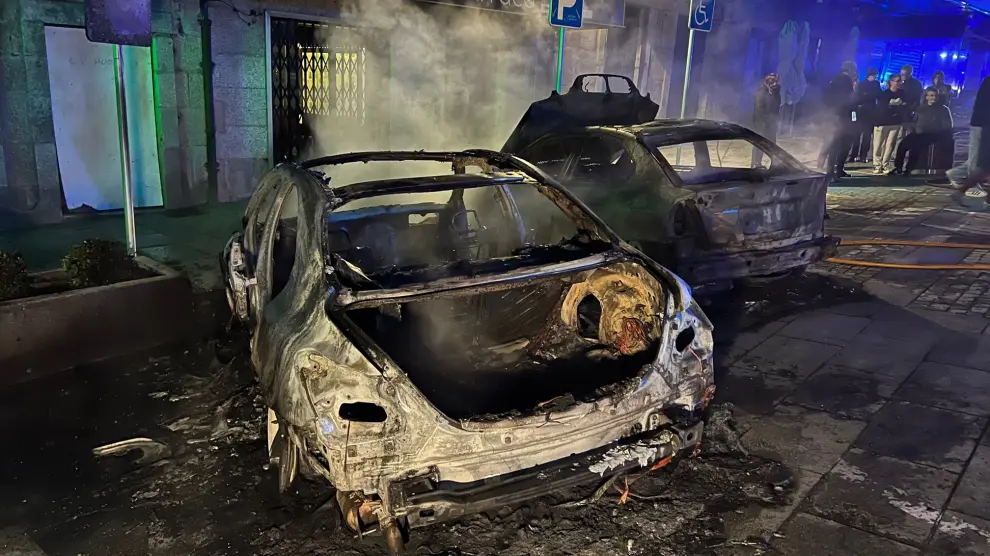 Casi 30 coches quemados en Tui (Pontevedra) por causa de actos vandálicos