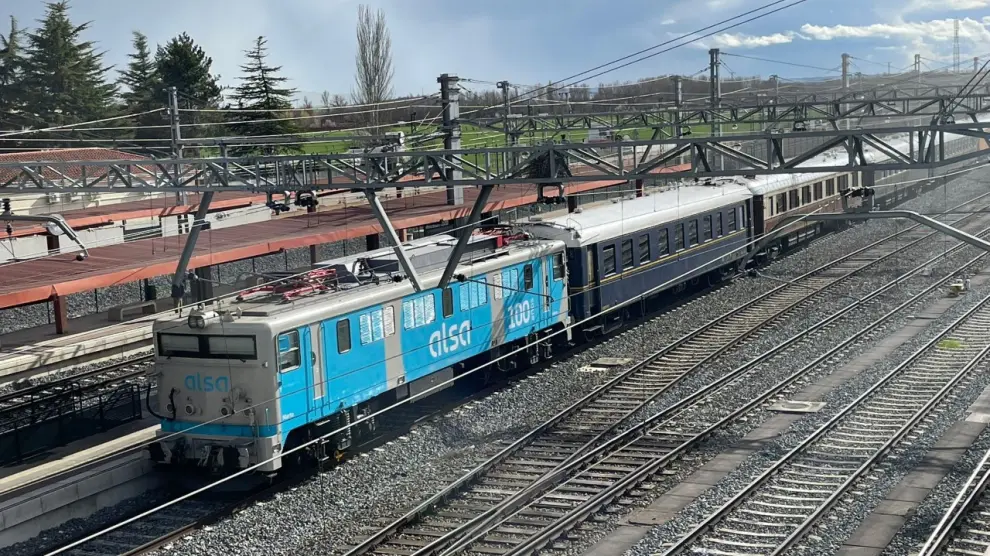 El Tren Azul en la estación de Venta de Baños (Palencia) donde acudieron el pasado sábado.