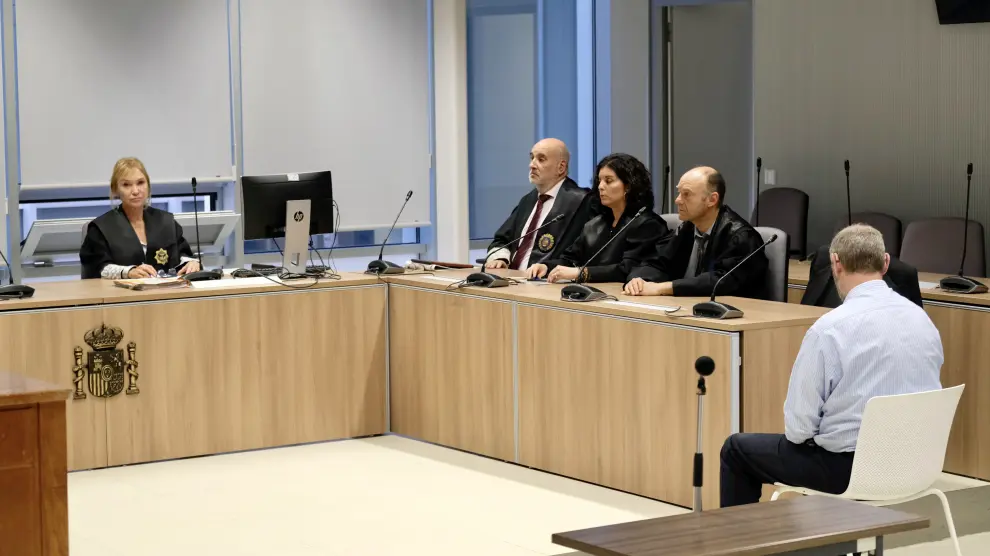 El jurado popular del crimen de un niño en Lardero reanuda su deliberación