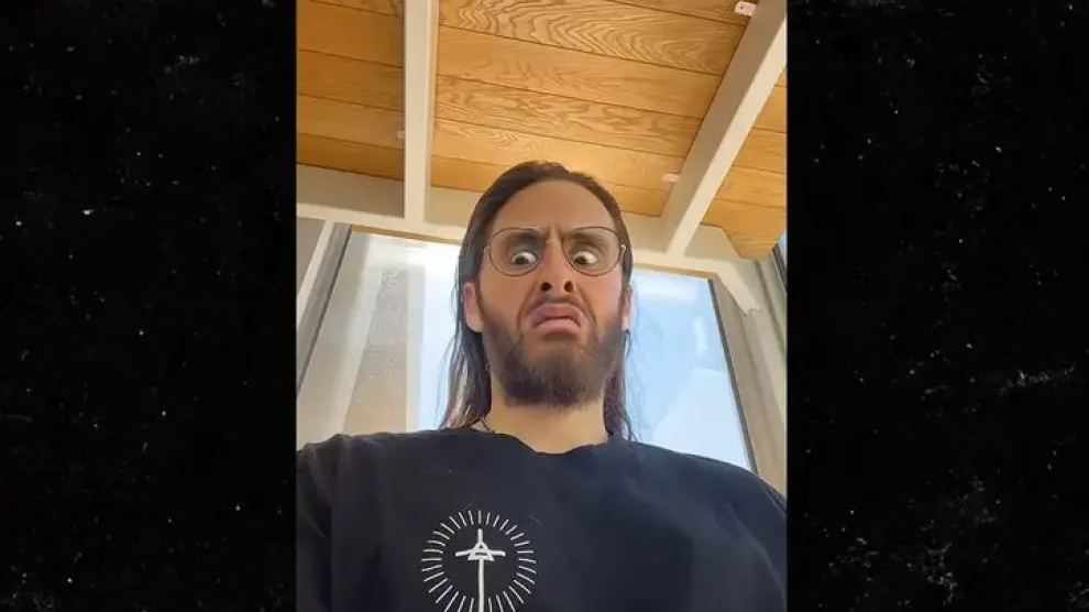 Jared Leto usando ‘Disgust’, la nueva lente de Snapchat.