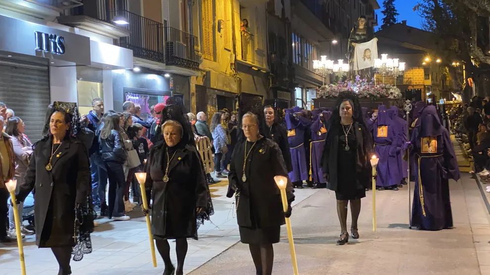Procesión del Santo Entierro, el viernes en la localidad oscense de Barbastro.