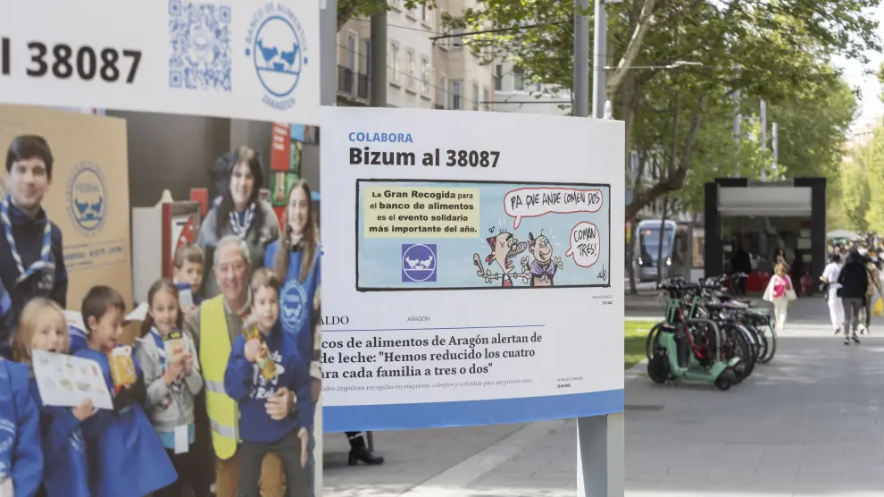 Uno de los paneles de la exposición del Banco de Alimentos de Zaragoza en el que se informe sobre cómo hacer donaciones