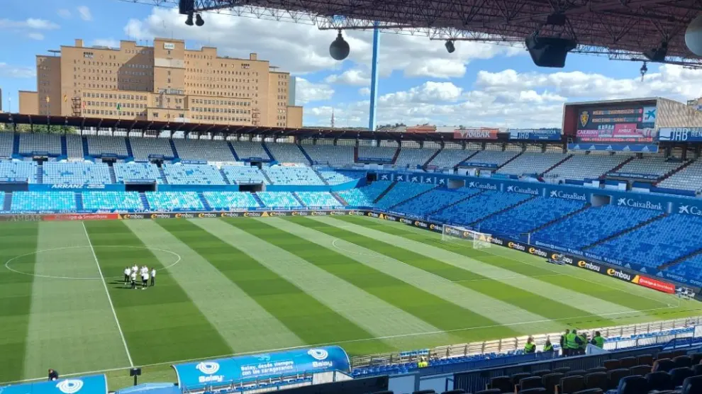 La Romareda, dos horas antes del comienzo del partido Real Zaragoza-Racing de Santander de este sábado.