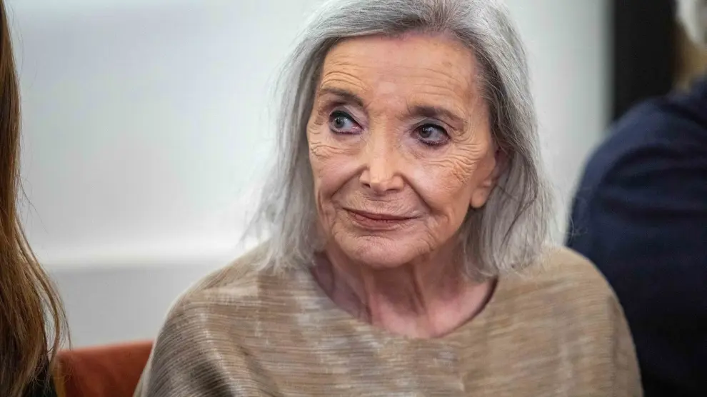 La actriz Núria Espert durante la presentación de la obra ‘La isla del aire’, en el Teatre Romea, a 23 de marzo de 2023, en Barcelona