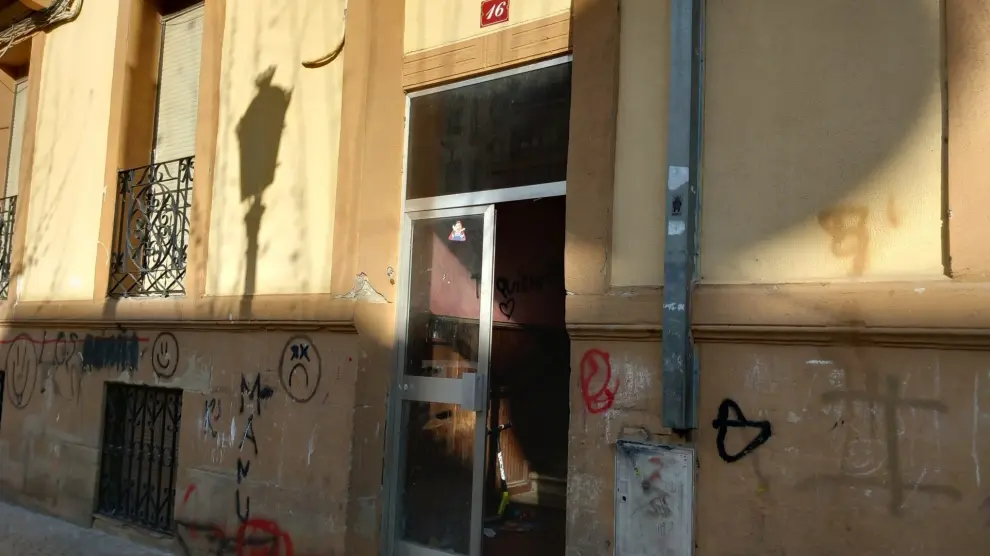 Portal de Avenida de Navarra, 16 de Logroño,donde presuntamente sucedieron los hechos