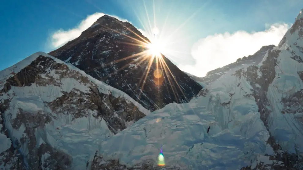Monte Everest, en el Himalaya, la cordillera que hace frontera natural entre China y Nepal.