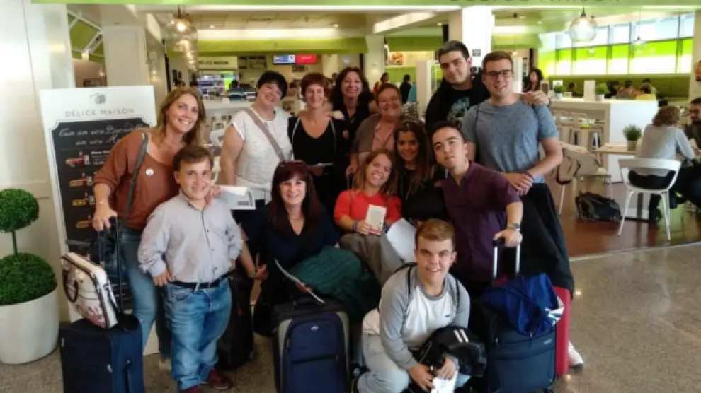 Familias de la Fundación Alpe que viajaron a Bruselas para luchar por el colectivo.