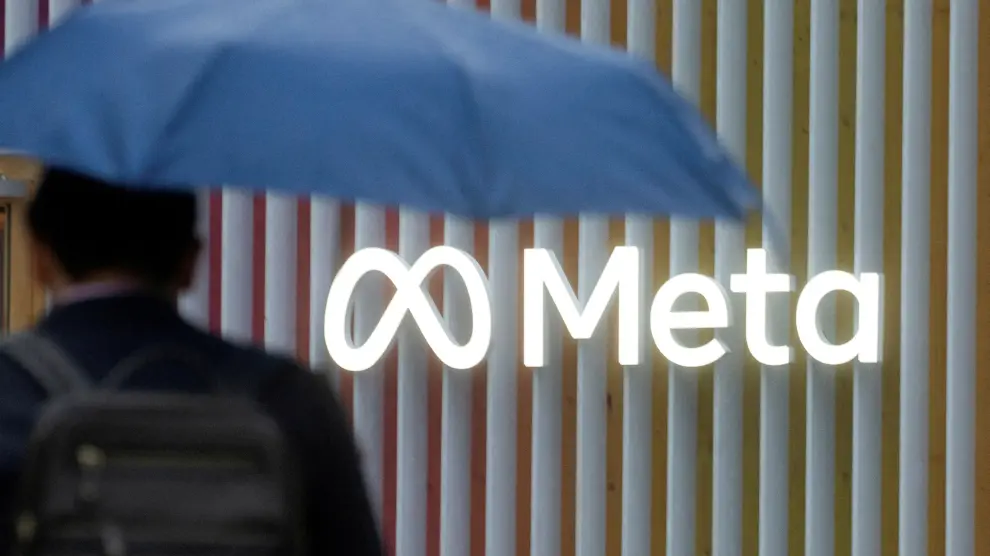 FILE PHOTO: FILE PHOTO: Logo of Meta Platforms is seen in Davos