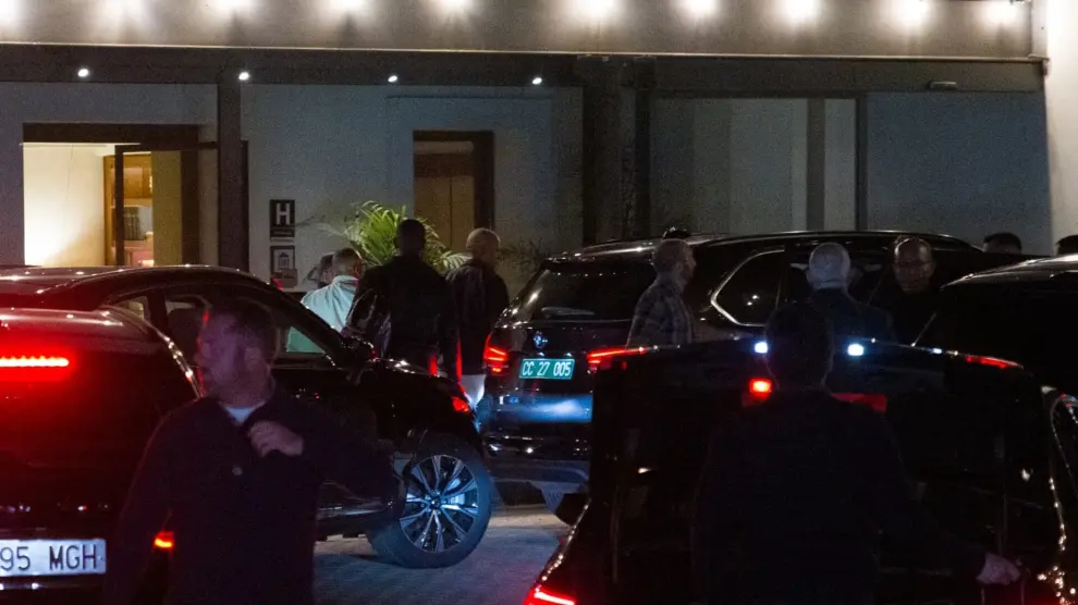 Obama entrando en el hotel