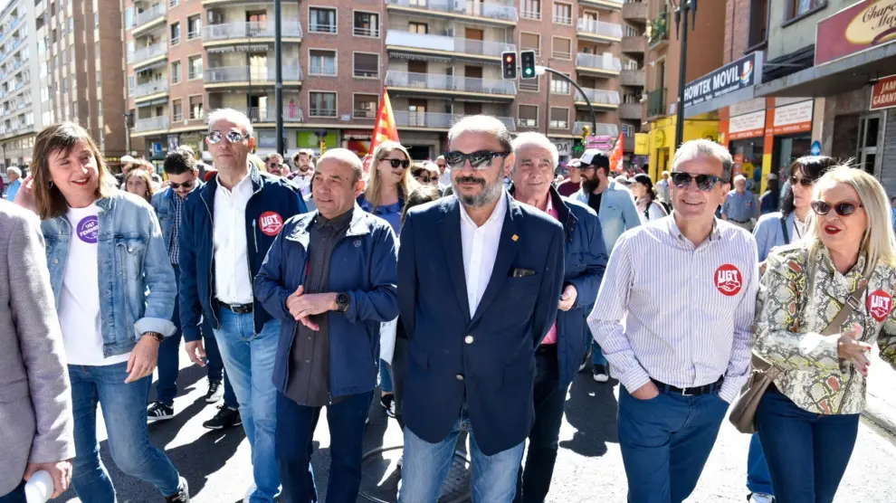 En la imagen, Javier Lambán con otros líderes socialistas, en la manifestación del 1º de mayo.