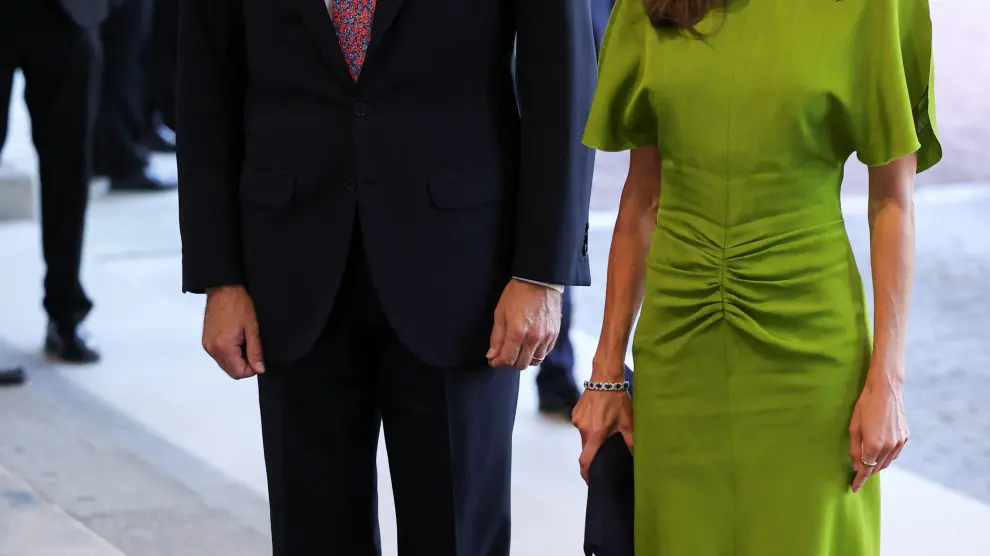 Los reyes de España, Felipe y Letizia, llegan a la recepción en Buckinghan