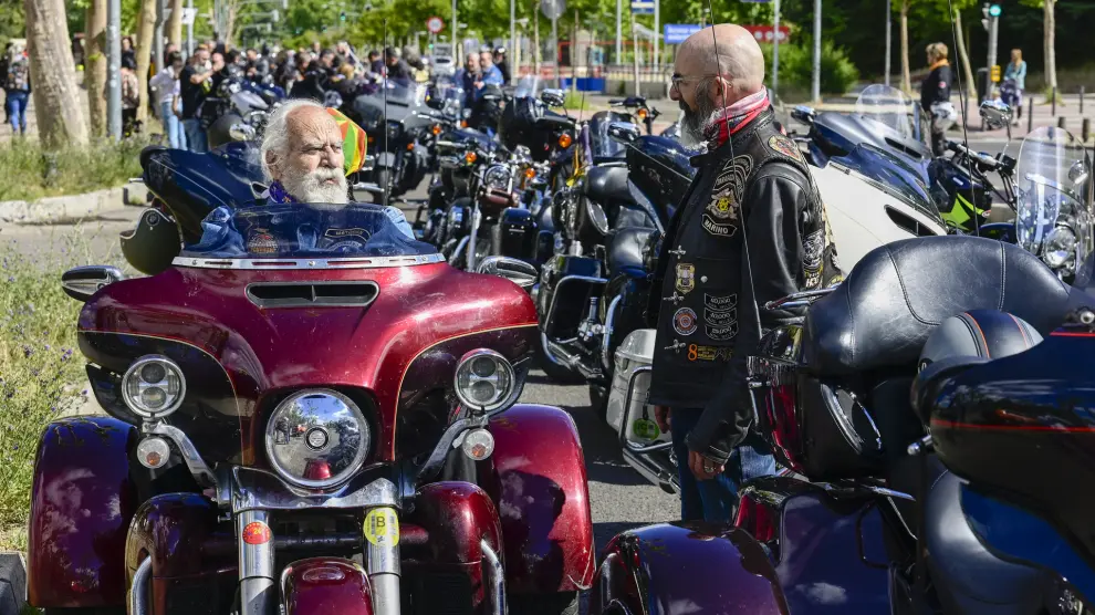 Desfile de motos Harley-Davidson por las calles de Madrid