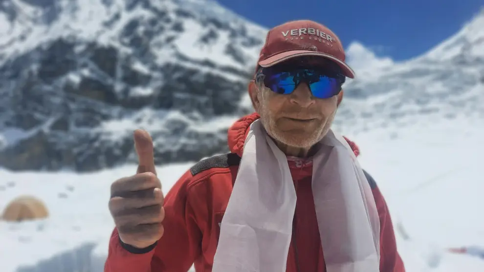 El alpinista español Carlos Soria durante su decimocuarta expedición al monte Dhaulgiri