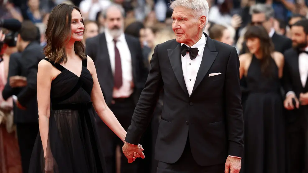 Harrison Ford y Calista Flockhart, a su llegada a la alfombra roja de Cannes. FRANCE CANNES FILM FESTIVAL 2023