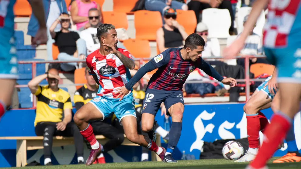 Javi Martínez y Obeng dan el 2-0 al Huesca en el inicio de la segunda parte.