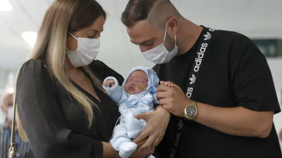 Nace en el Clínic el primer bebé de una mujer trasplantada del útero en España