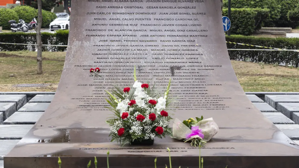 Flores a las víctimas del Yak-42 cuando se cumplen 20 años del accidente