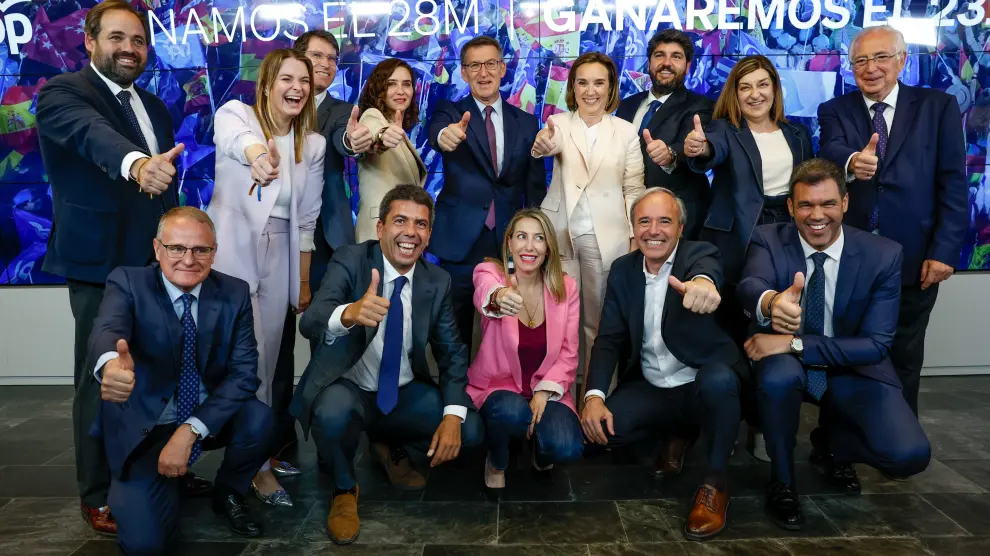 Feijóo y los candidatos del PP han posado en Génova