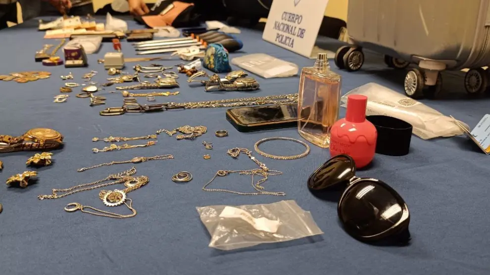 Algunos de los objetos robados interceptados por la Policía