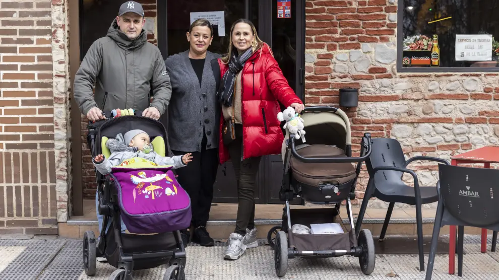 Una familia de ucranianos en Aragón.