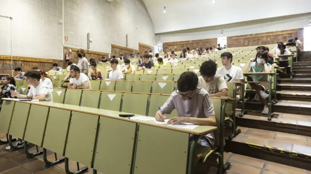 Examen de la Evau en la Universidad de Zaragoza.
