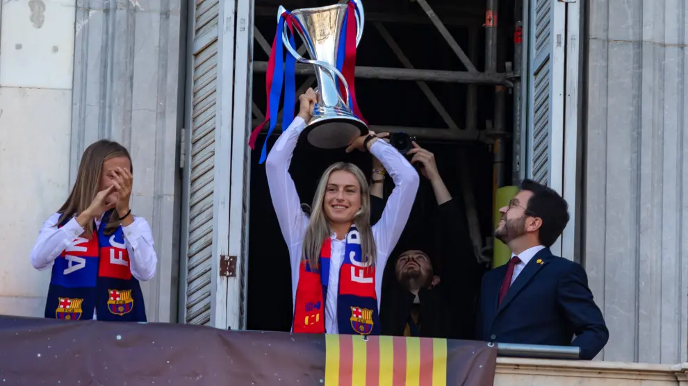 La futbolista Alexia Putellas levanta la segunda Copa de Europa del FC Barcelona tras una remontada histórica.