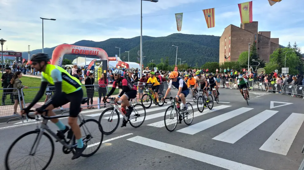Unos 9.000 ciclistas han partido de Sabiñánigo