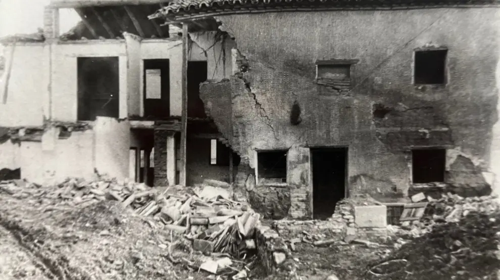 Casa destrozada por las inundaciones de 1923 en San Juan de Mozarrifar.