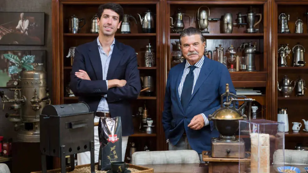 De izquierda a derecha, Álvaro Marco, director general de Cafés orús y José María Marco, presidente.