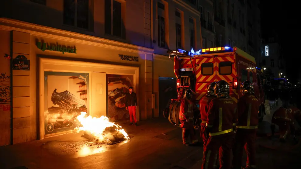Cuarte noche de disturbios en Francia.