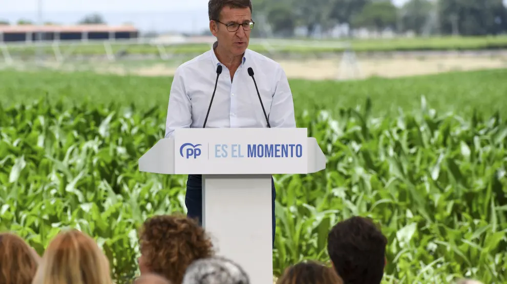 -El presidente del PP, Alberto Núñez Feijóo, este sábado durante la clausura de un acto sectorial en Gimenells (Lérida) sobre sistema agroalimentario y mundo rural.