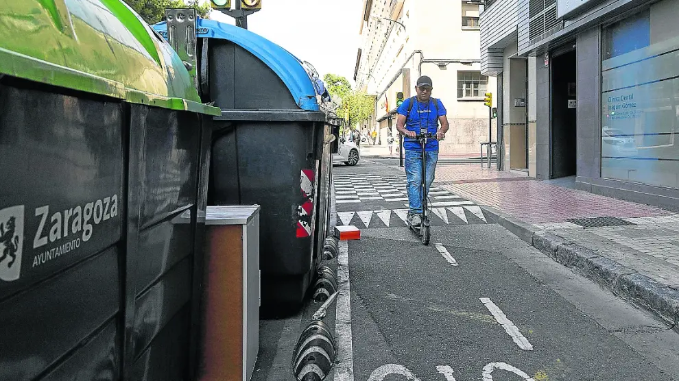 El carril bici de la avenida de Valencia es uno de los que, según los usuarios, se tendría que repensar.
