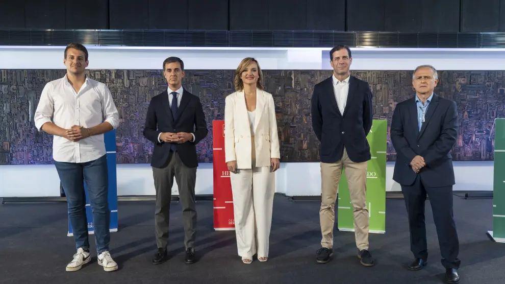 Los candidatos al Congreso por Zaragoza antes de comenzar el debate.