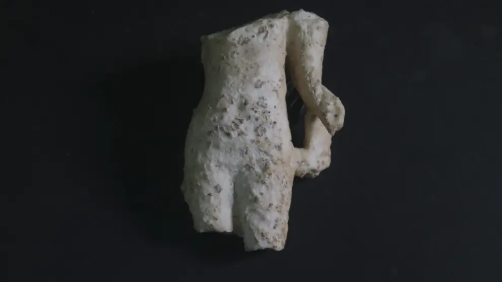 Escultura de una ninfa acuática, del siglo II d.C., descubierta en el yacimiento de La Alcudia, en Elche.