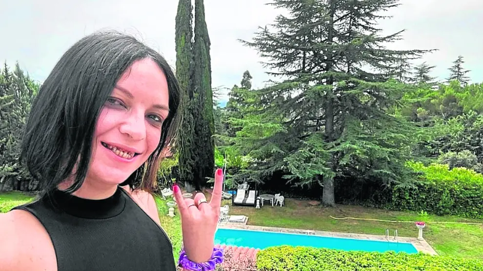 Camilo Blanes (Sheila Devil) hace unos días, en el jardín de su casa de Torrelodones.