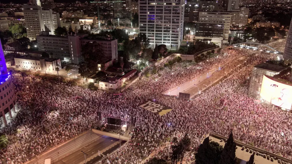 Vista aérea de una manifestación contra Benjamin Netanyahu en Tel Aviv, el pasado 5 de agosto